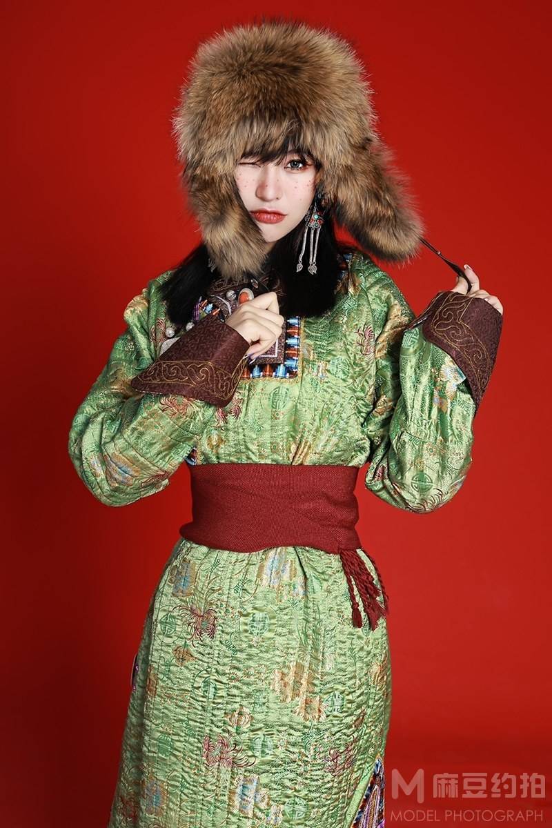情绪模特