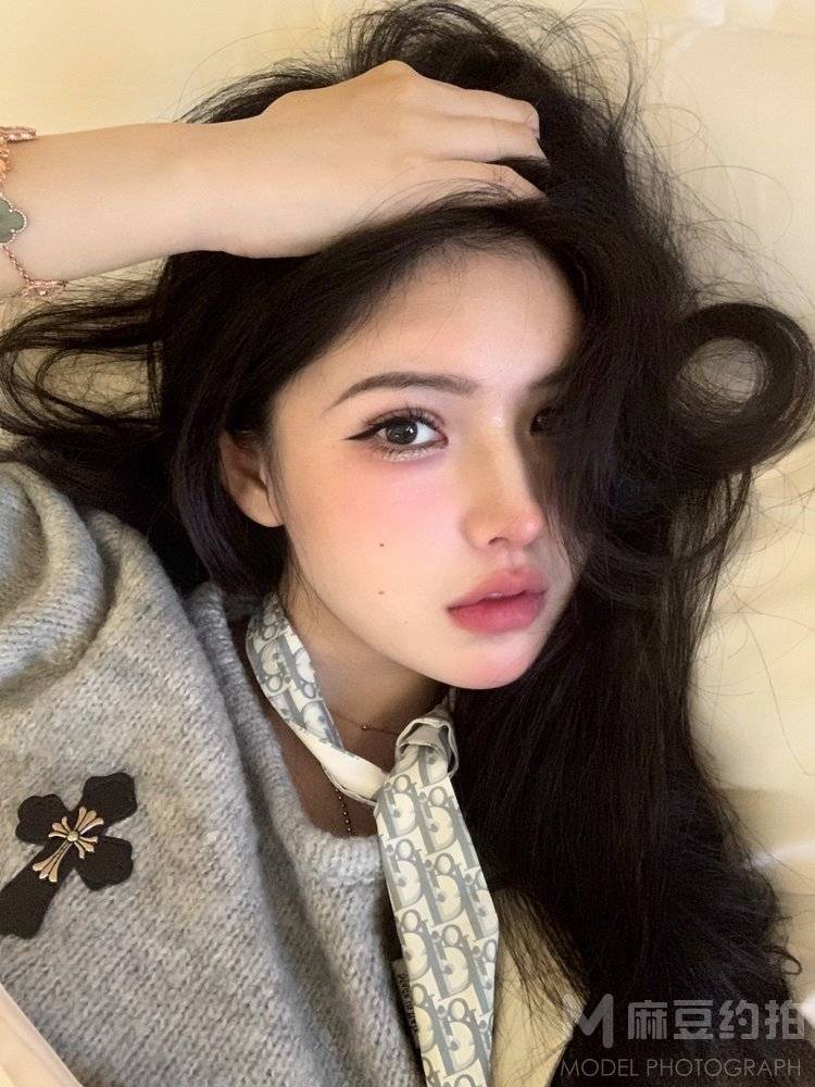 宝丽来模特