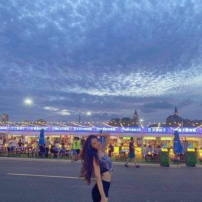 夜景模特