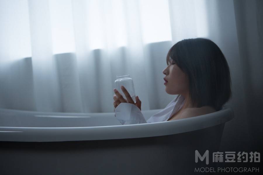 黑白模特