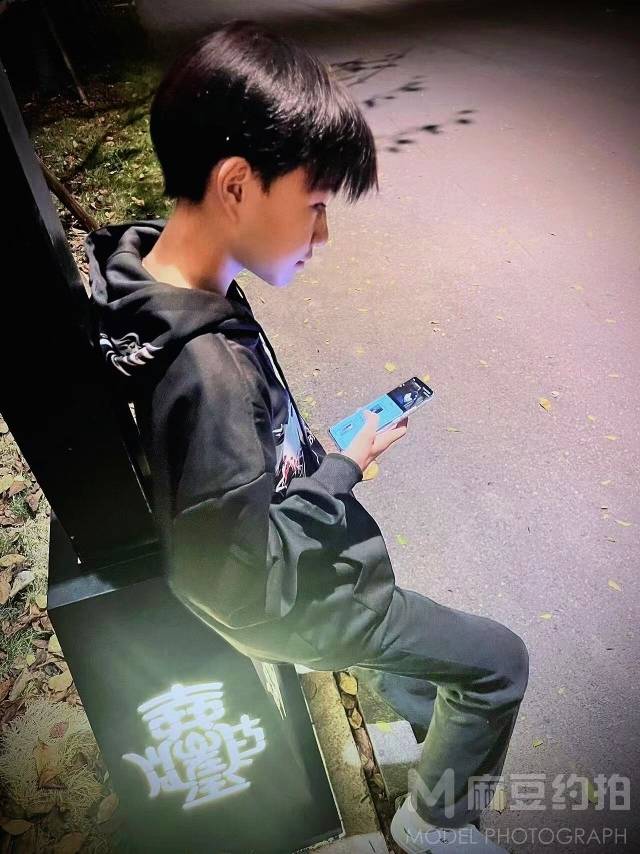 胶片模特