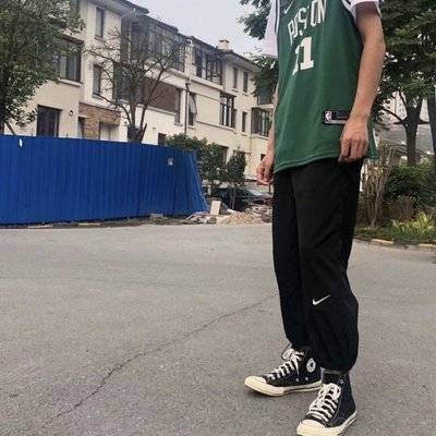 黑白模特