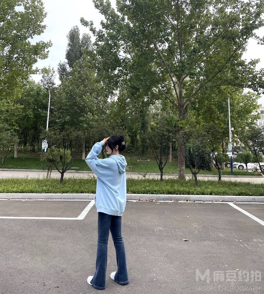 校园模特