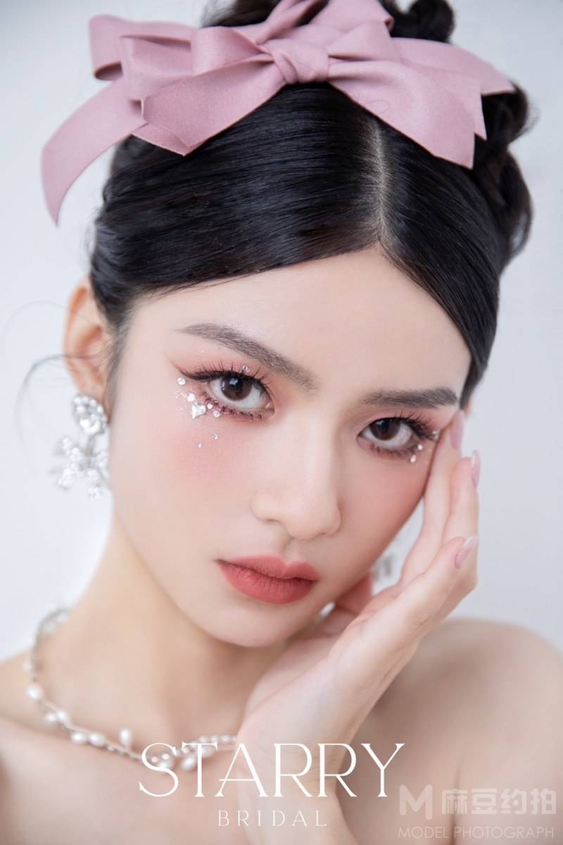 妆容模特