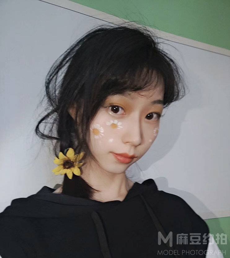 妆容模特