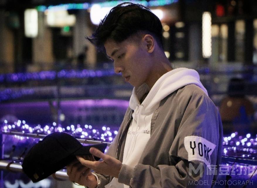 情绪模特