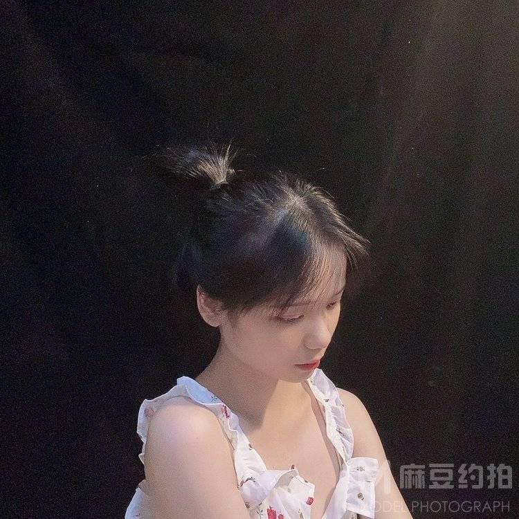 黑白模特