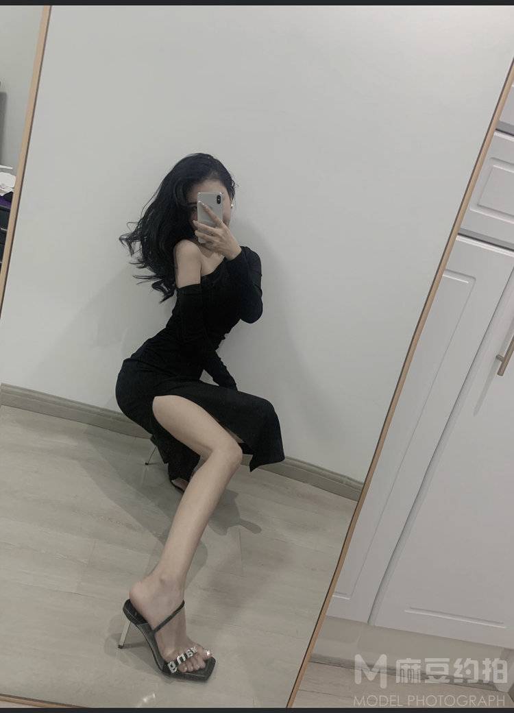 黑白模特