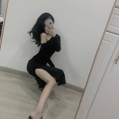 黑白模特