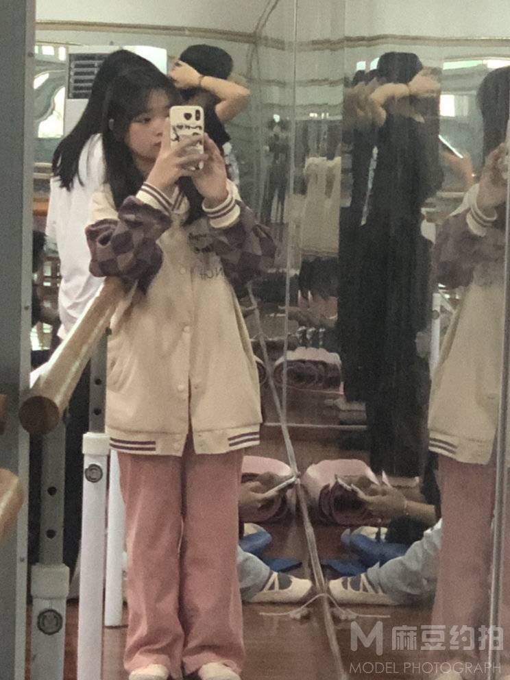 校园模特