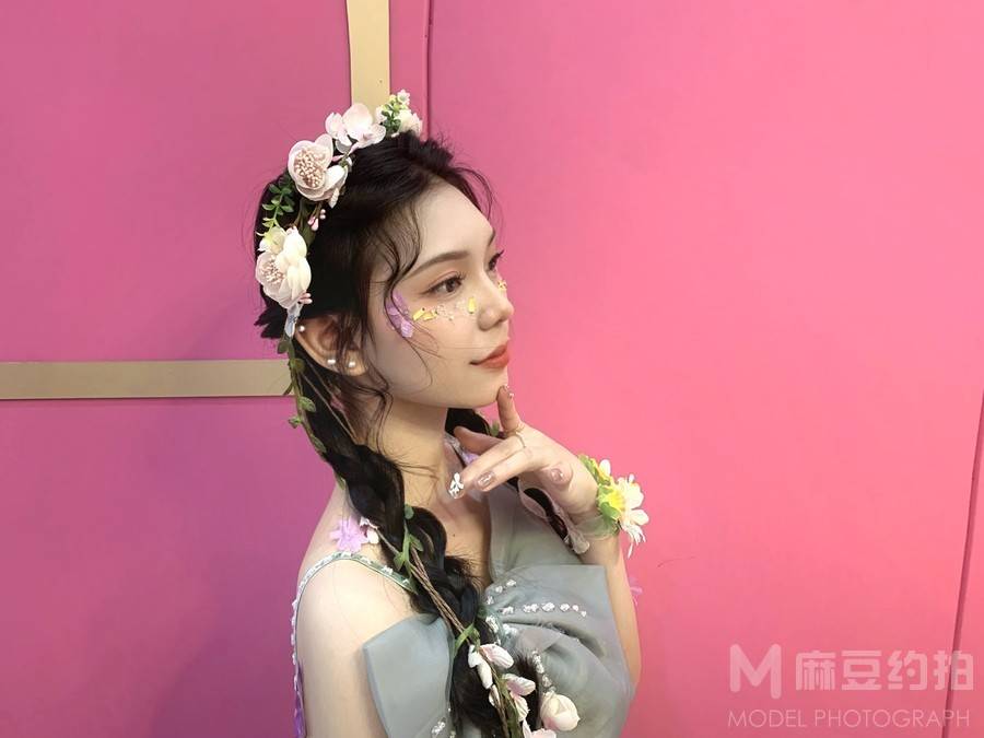 妆容模特