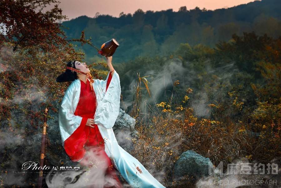 情绪模特