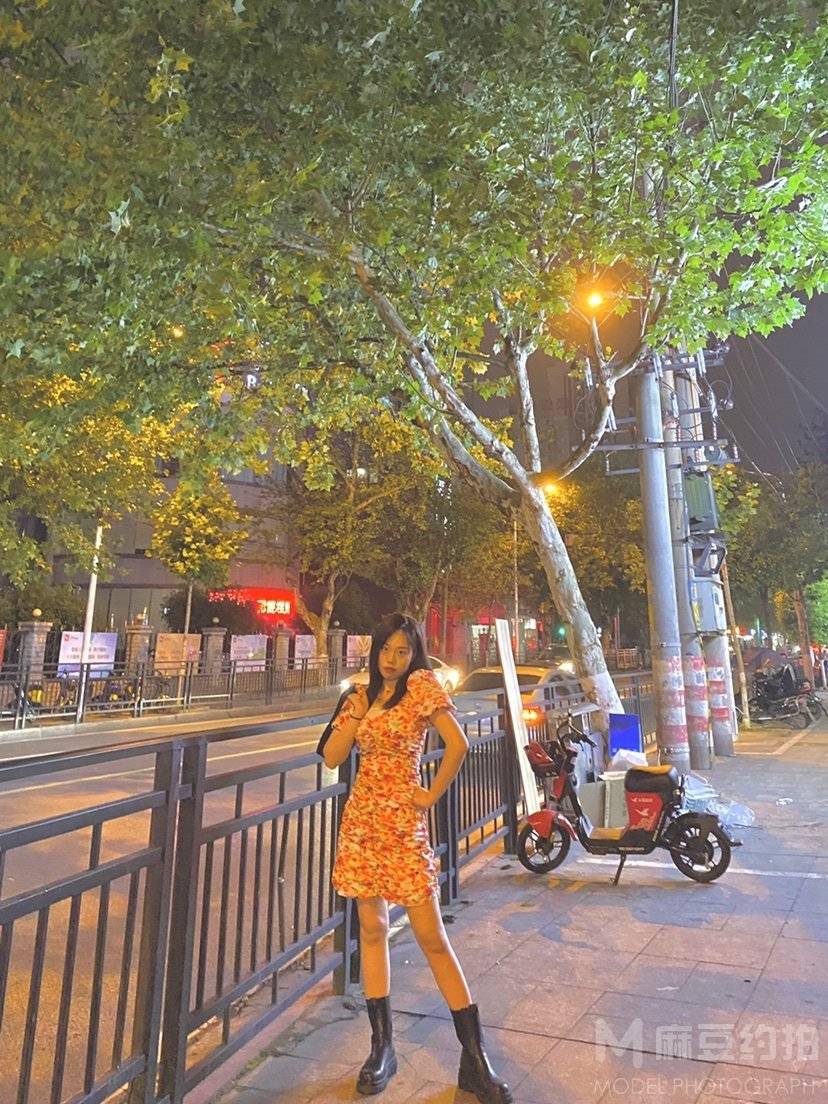 黑白模特