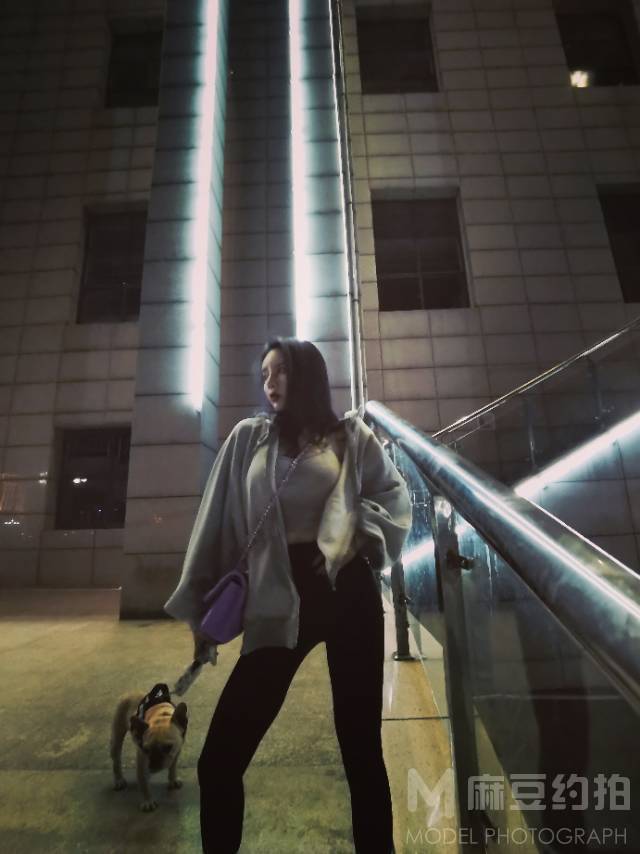 夜景模特