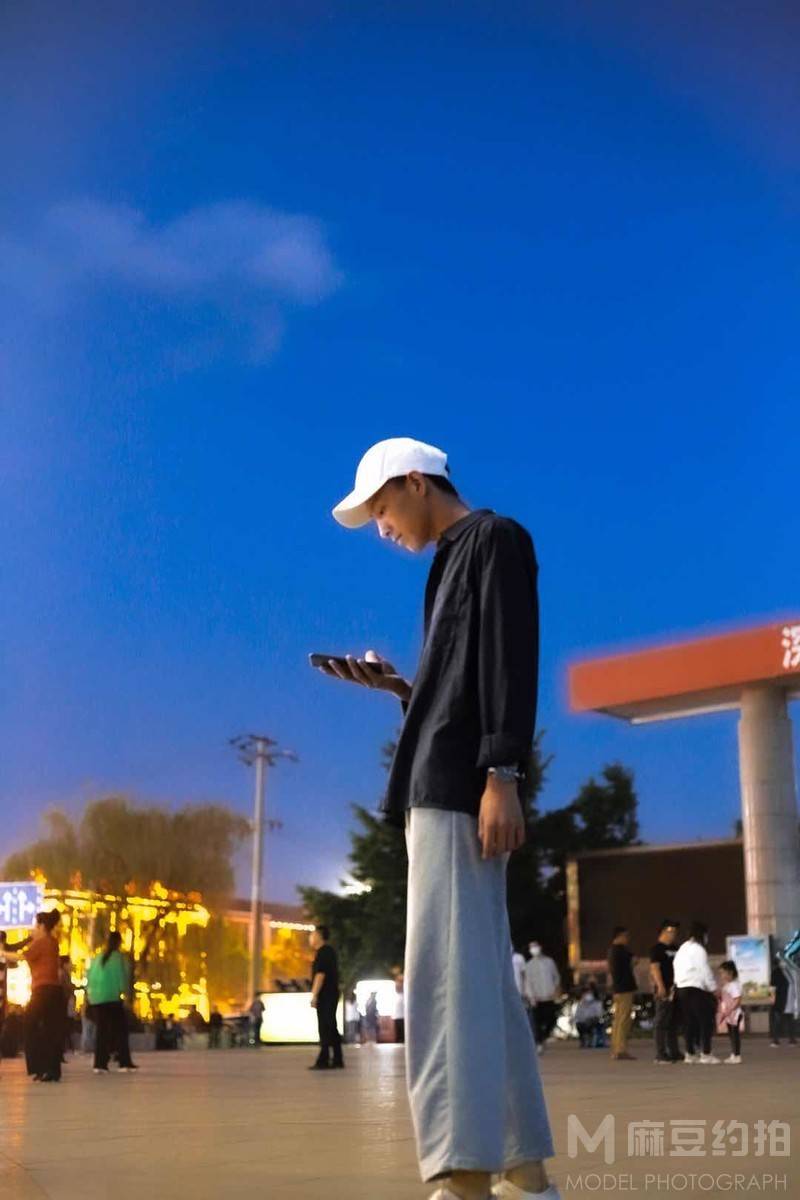 情绪模特