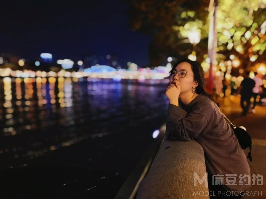 夜景模特