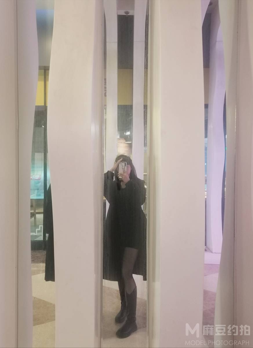 黑白模特