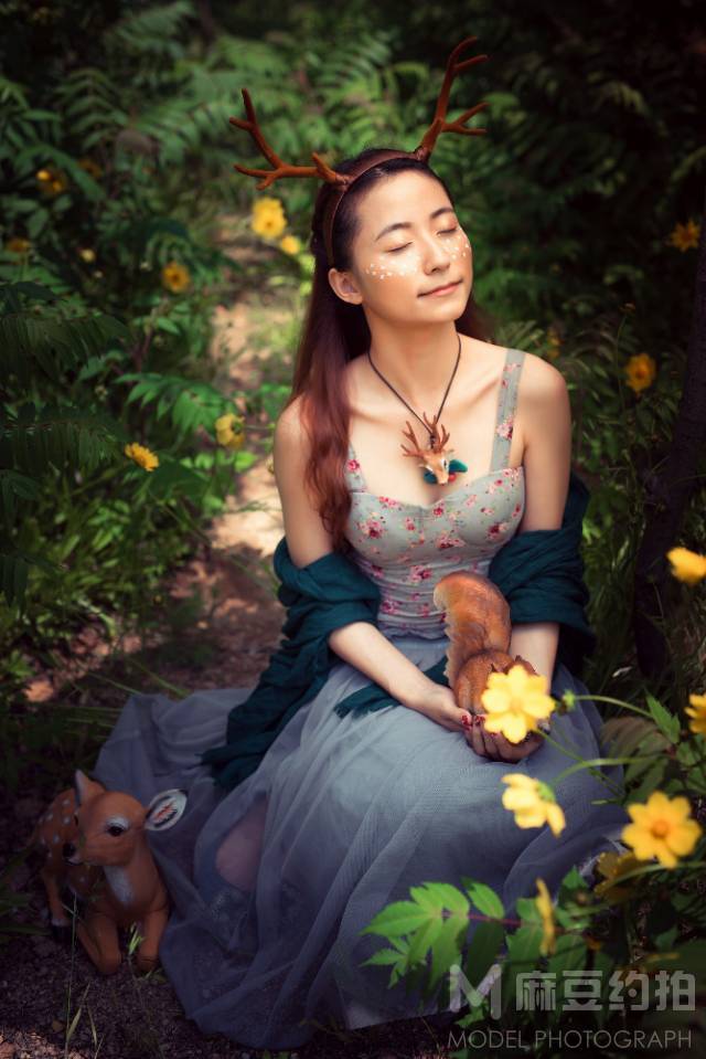 情绪模特