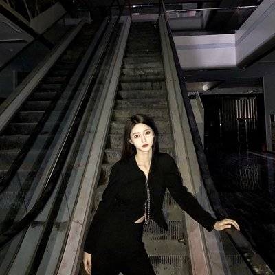黑白模特