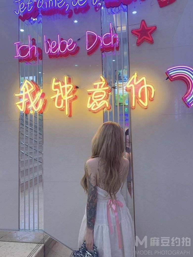 夜景模特