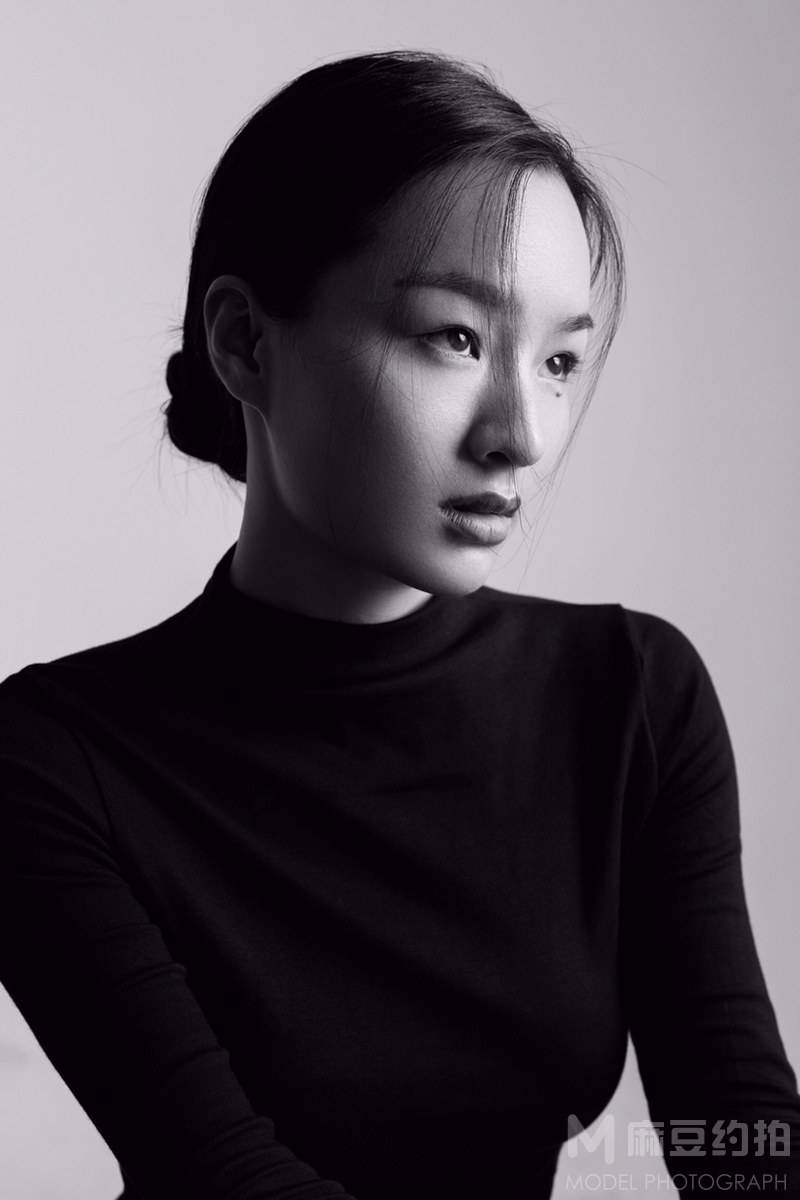 黑白模特