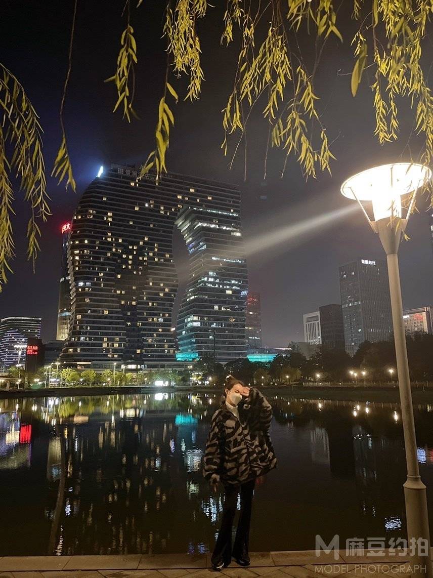 夜景模特