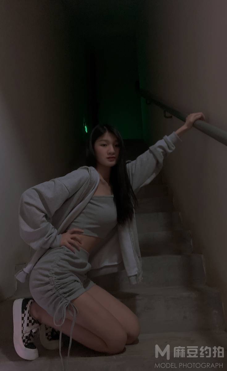黑白模特