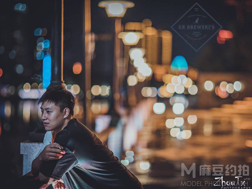 黑白模特