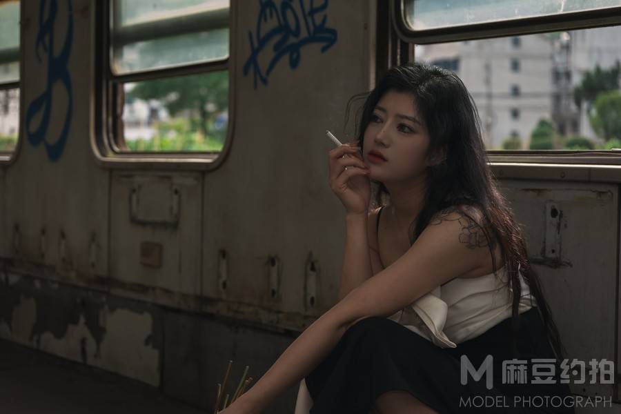 情绪模特