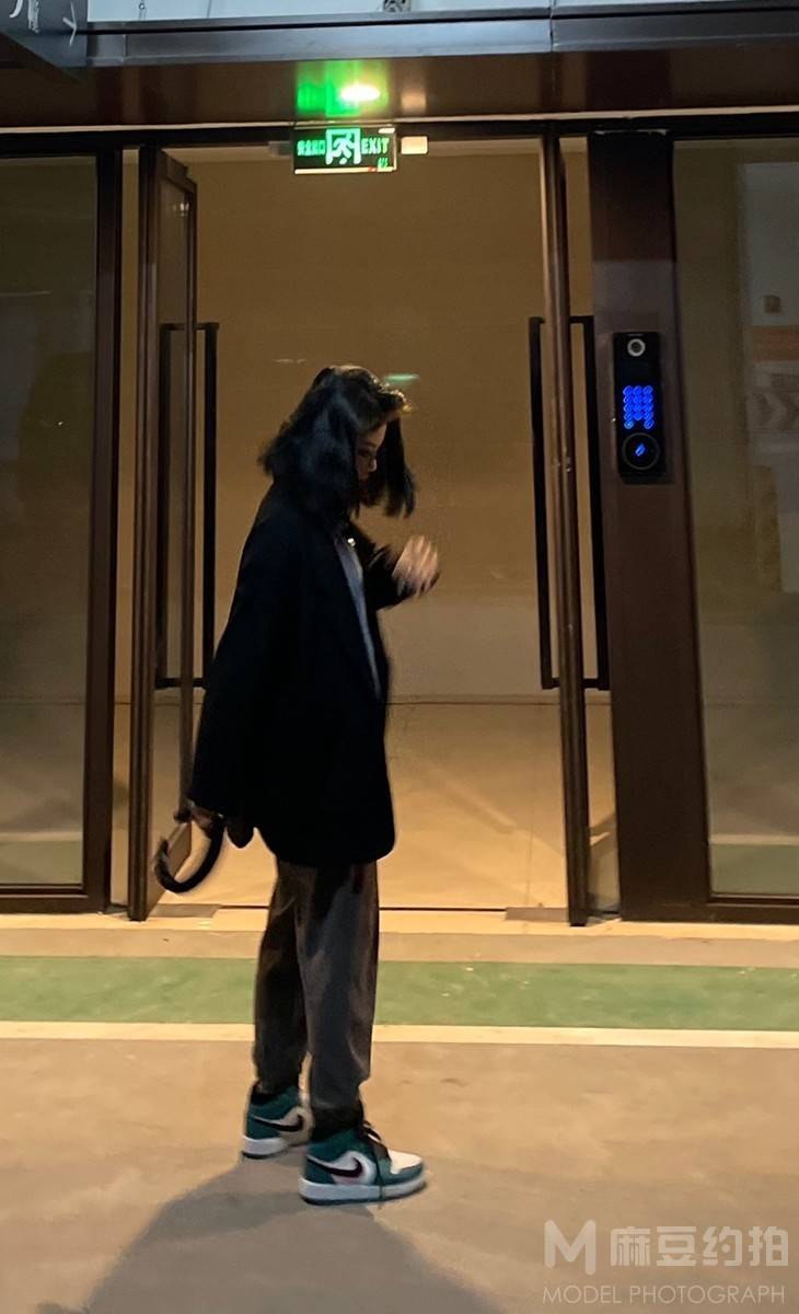 黑白模特