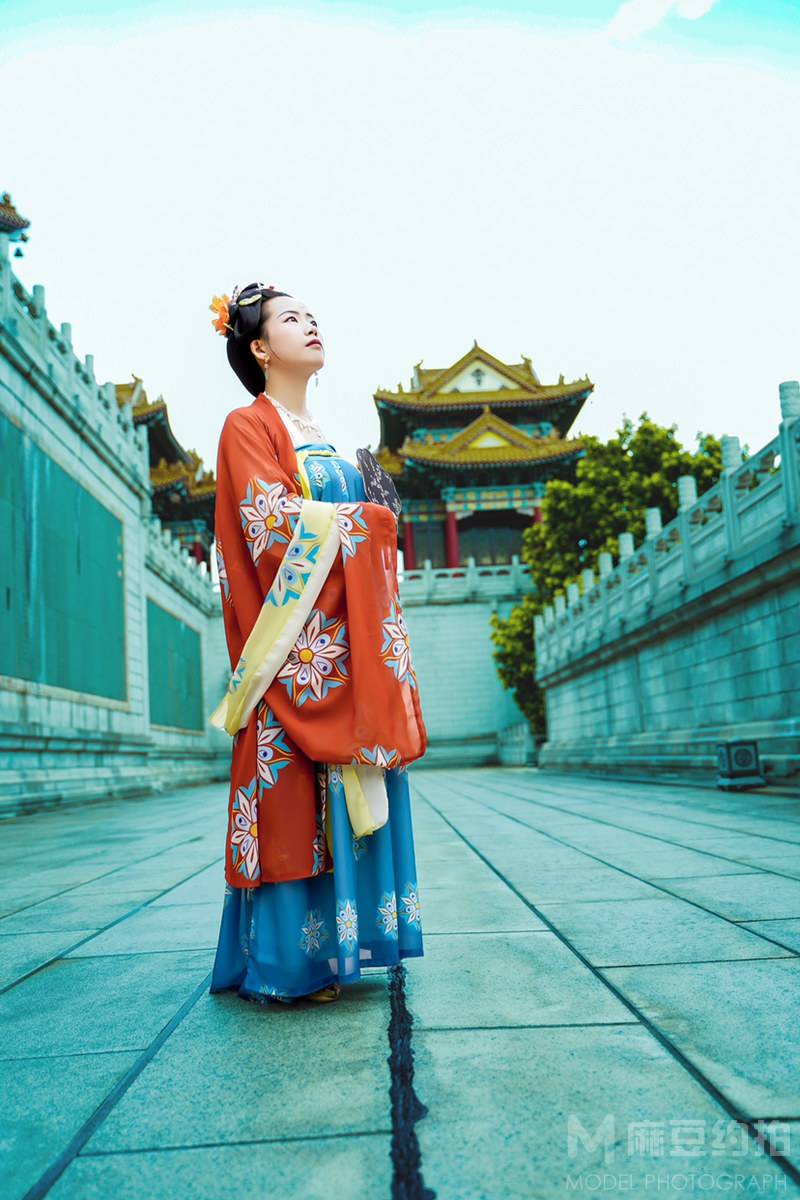 汉服模特