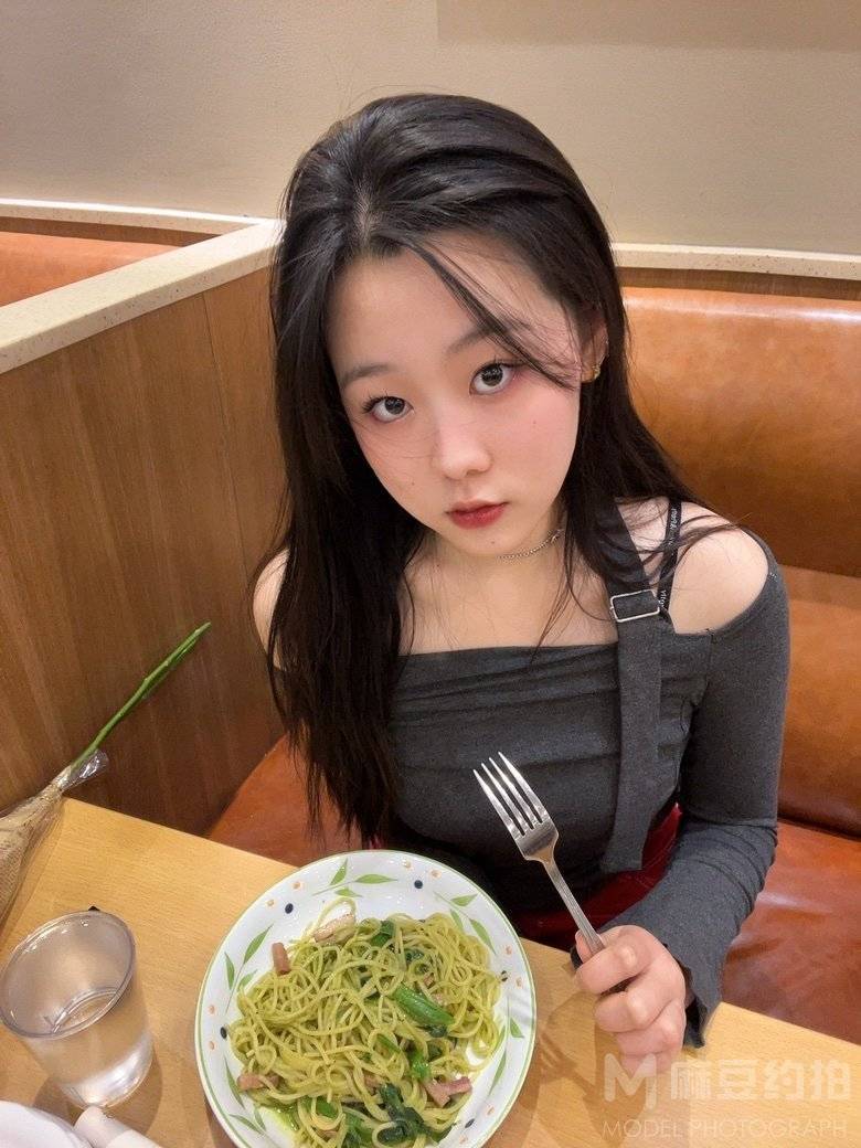 胶片模特