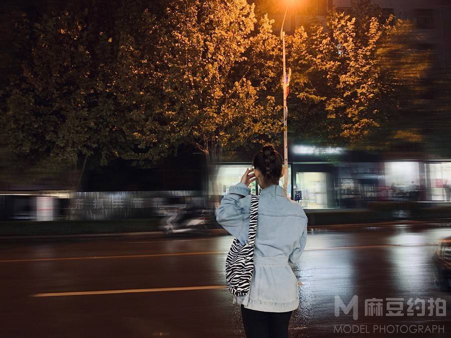 校园模特