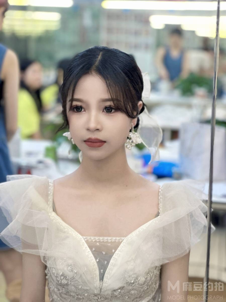 妆容模特
