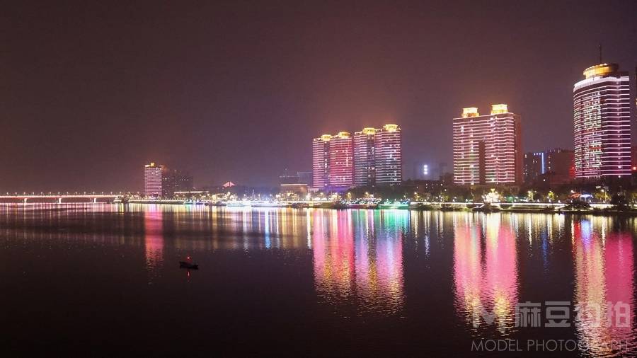 夜景模特