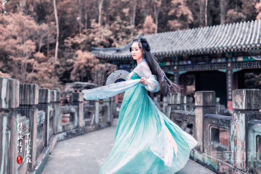 汉服模特