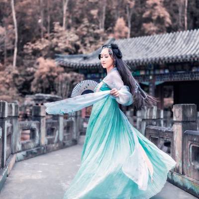 汉服模特
