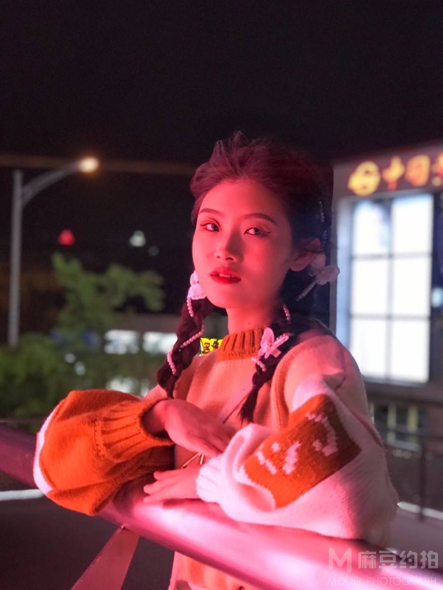 情绪模特
