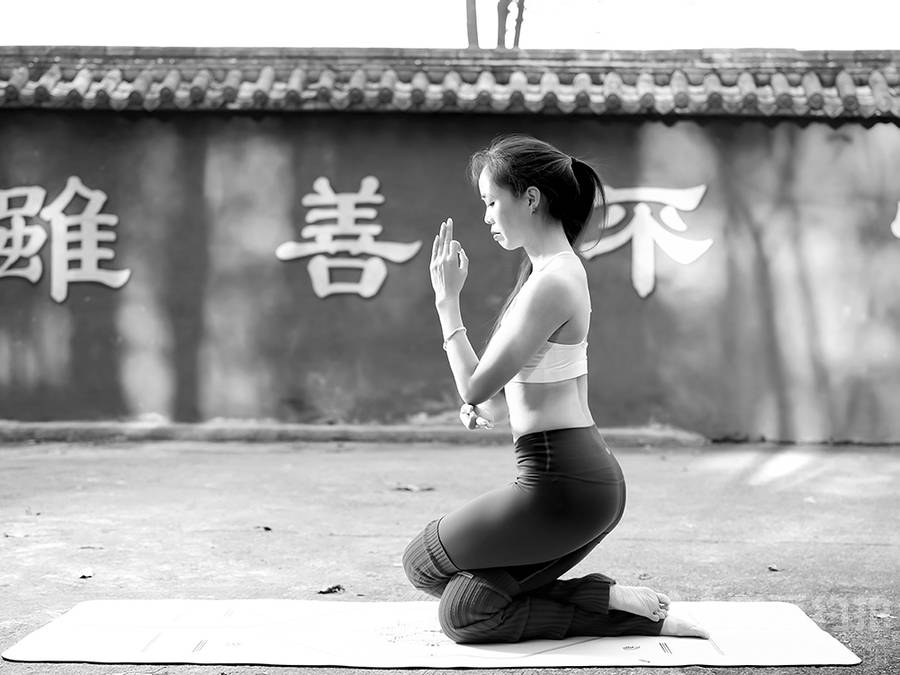 黑白模特