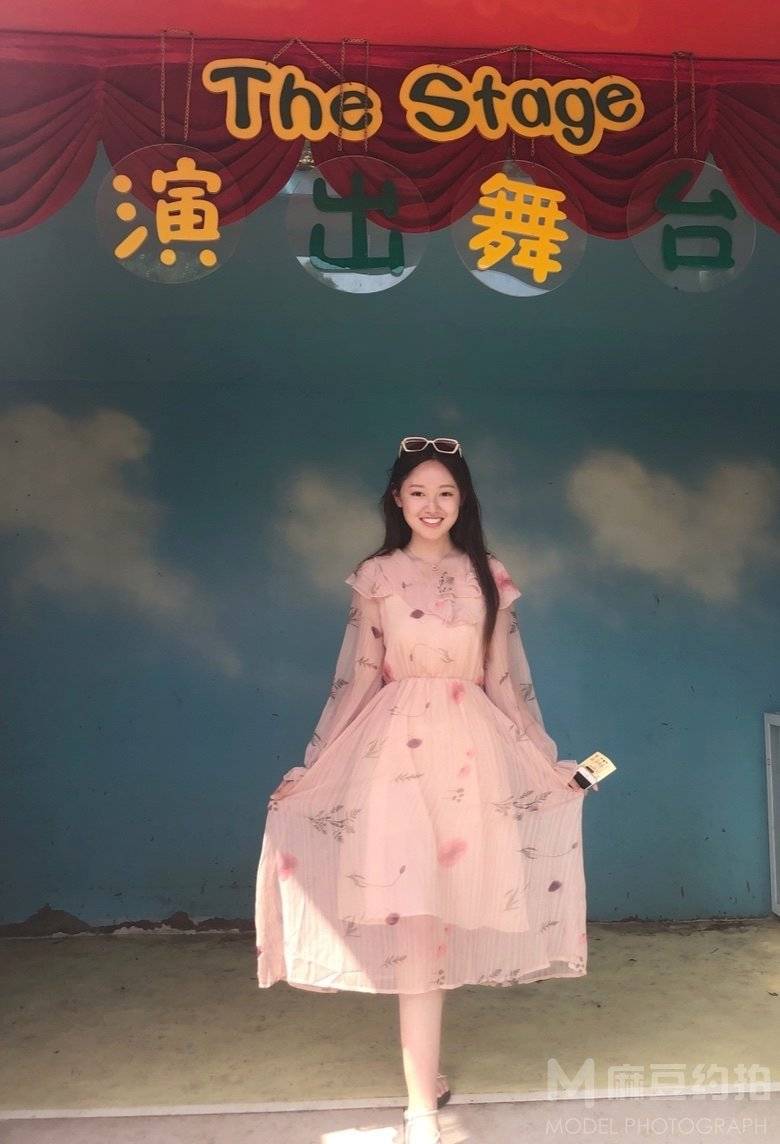 校园模特