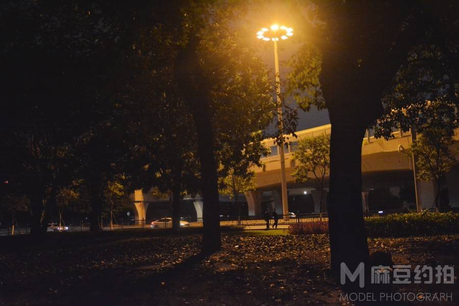 夜景模特