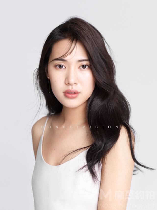 黑白模特