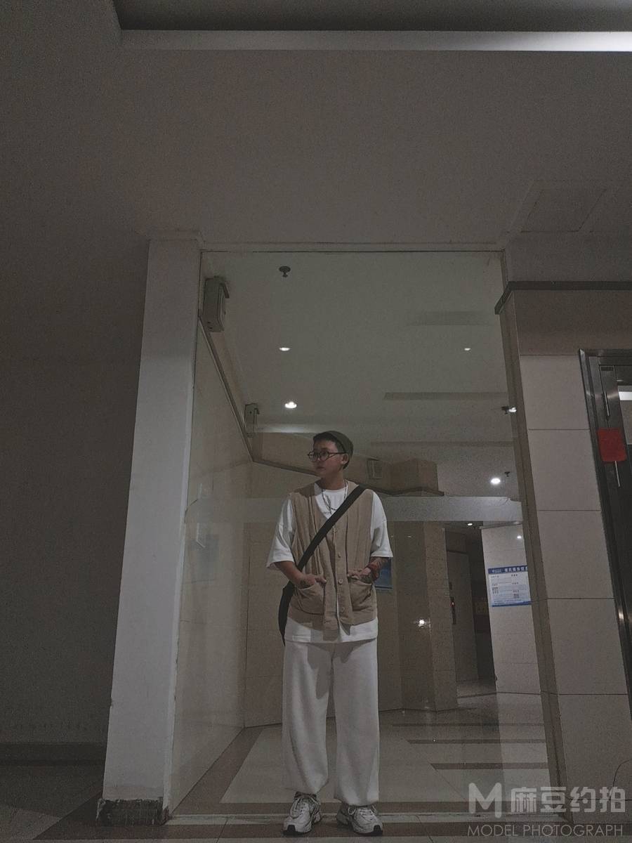 黑白模特