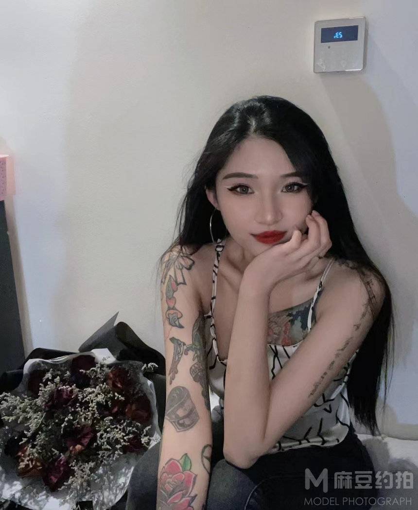 黑白模特