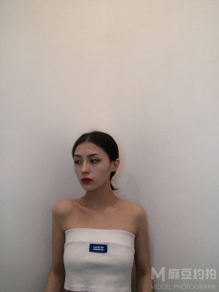 黑白模特