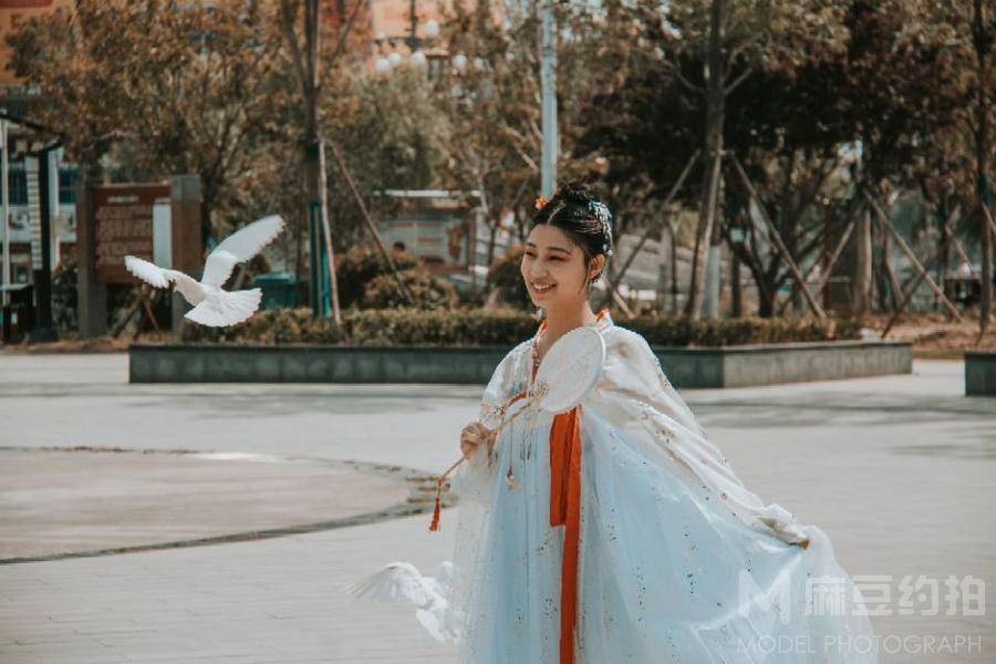 汉服模特