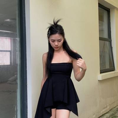 黑白模特