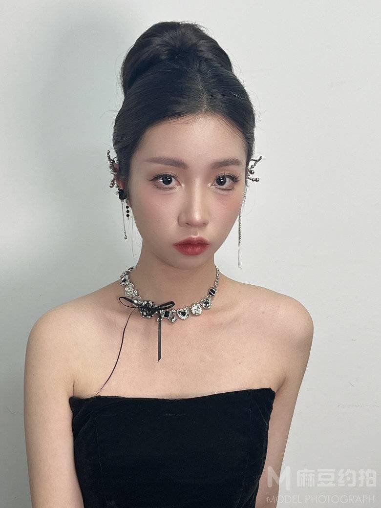 妆容模特
