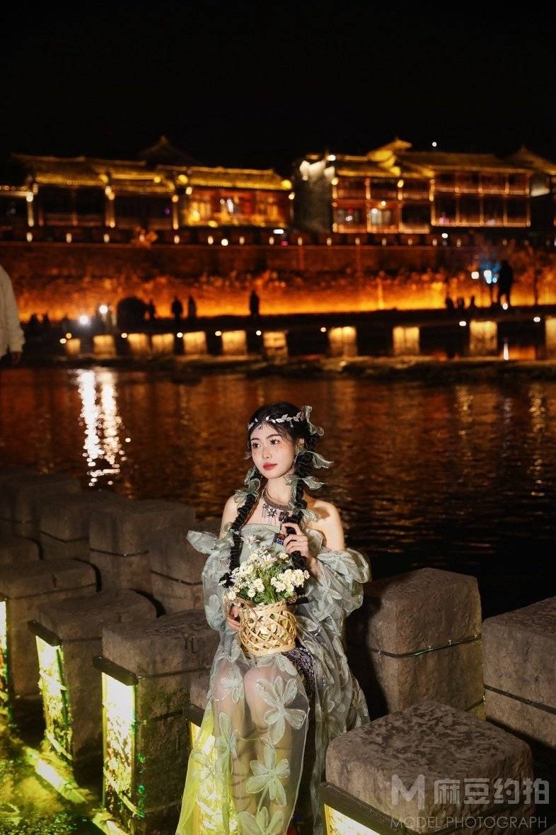 夜景模特