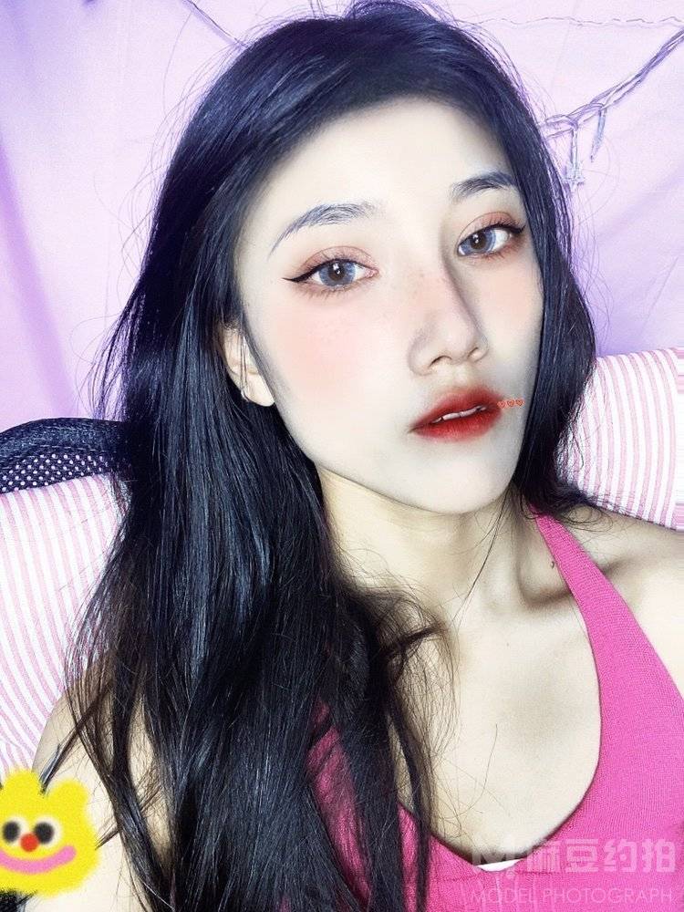 黑白模特